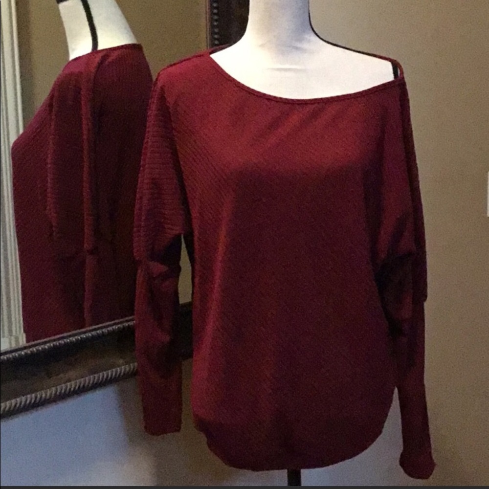Batwing sleeve top 5⭐️ - Picture 2 of 3